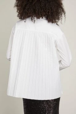 Nur Pleated Back Crewneck Tunic In White -All Seasons Style callasmilano NurPleatedBackCrewneckTunicinWhite 3