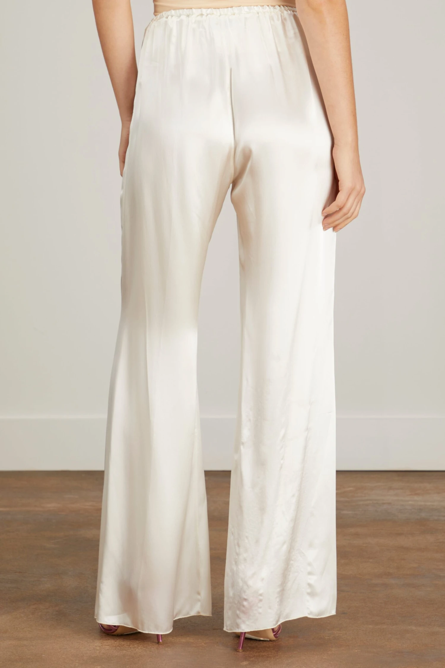 FORTE_FORTE Elasticated Flare Pants In White 6 FORTE_FORTE Elasticated Flare Pants In White - Image 4