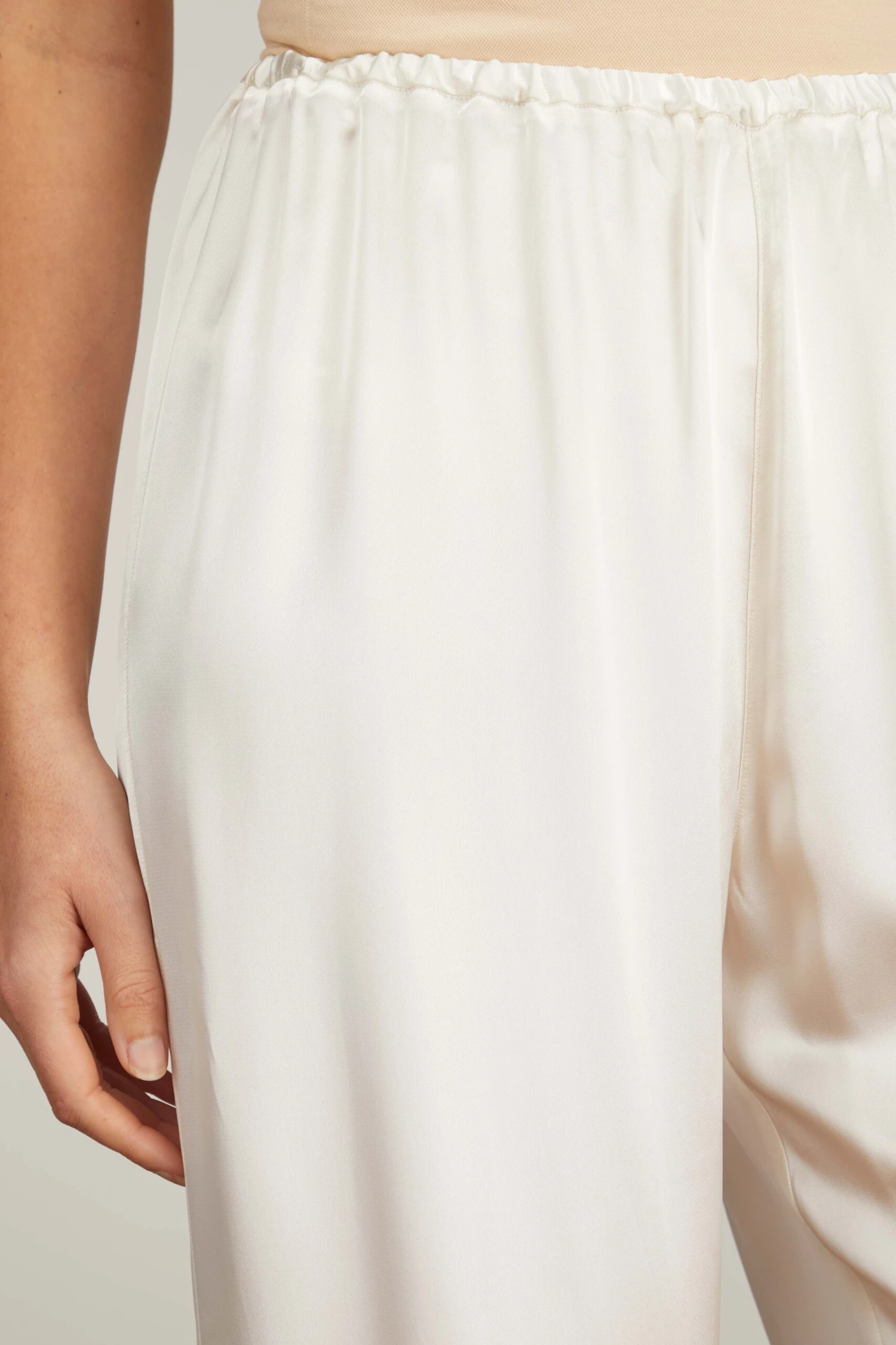 FORTE_FORTE Elasticated Flare Pants In White 7 FORTE_FORTE Elasticated Flare Pants In White - Image 5