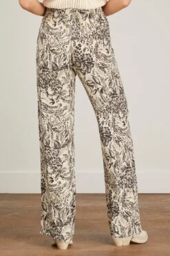 Golden Goose Crepe Viscose Jogging Pant In Bone White/Black 10 Golden Goose Crepe Viscose Jogging Pant In Bone White/Black -All Seasons Style golden goose crepe viscose jogging pant in bone white black 3