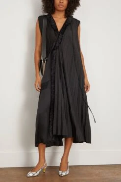 Sleeveless Dress In Black 7 Sleeveless Dress In Black -All Seasons Style planc SleevelessDressinBlack 1