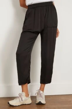 Sunday Pant In Black 8 Sunday Pant In Black -All Seasons Style raquelallegra SundayPantinBlack 2