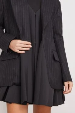 Sacai Chalk Stripe X Suiting Bonding Jacket In Black -All Seasons Style sacai ChalkStripexSuitingBondingJacketinBlack 4