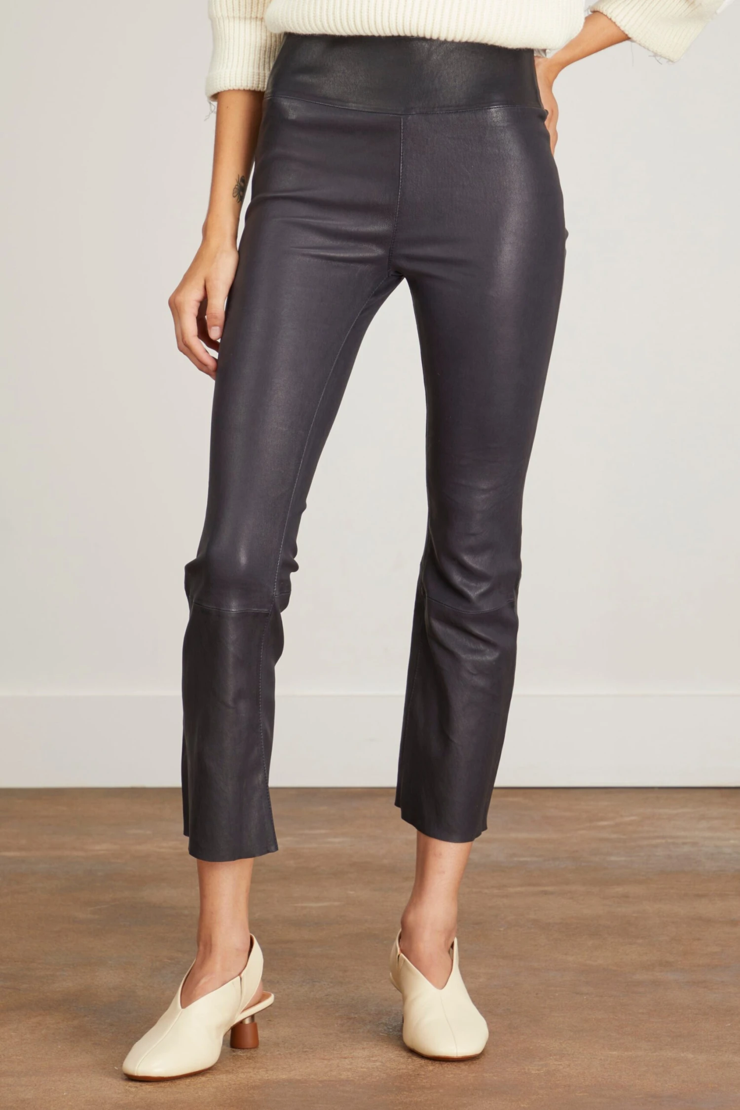 Crop Flare Legging In Navy 5 Crop Flare Legging In Navy - Image 3