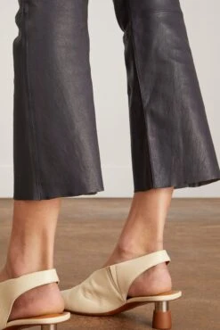 Crop Flare Legging In Navy 11 Crop Flare Legging In Navy -All Seasons Style sprwmn CropFlareLegginginNavy 4