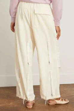 The Over Pants In White 10 The Over Pants In White -All Seasons Style tanaka TheOverPantsinWhite 3