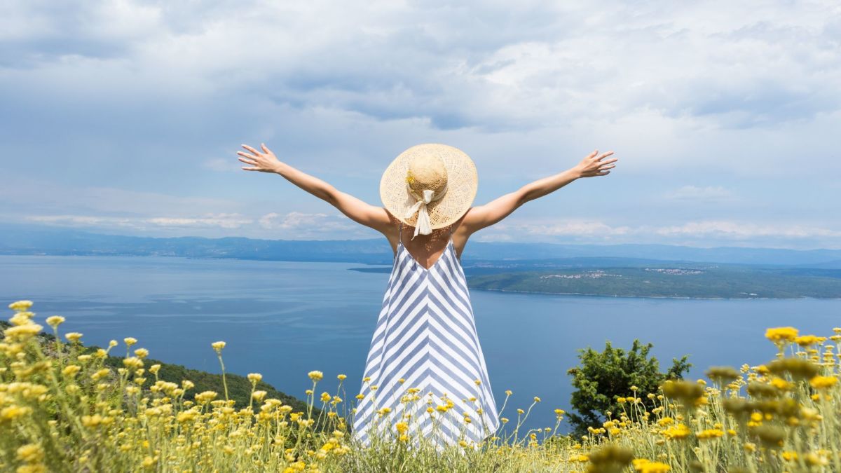 Front Page 3 Front Page -All Seasons Style summer fashion for over 50